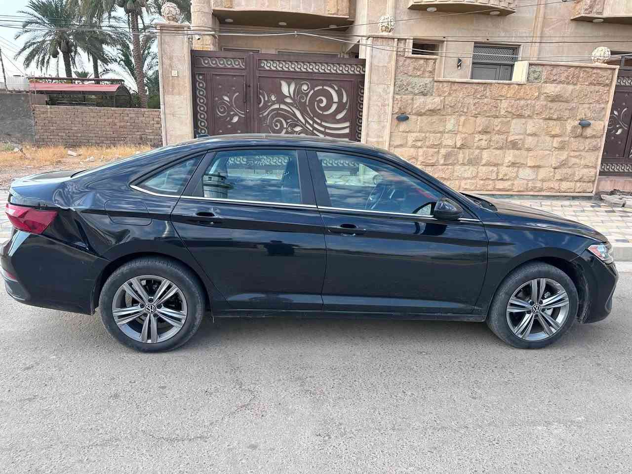 السلام عليكم
جيتا موديل 2024 وارد امريكي 
موصفات se
بانورامه
كشنات جلد 
رادار تحديد مسار 
بصمه دخول 
المرايا الجانبيه فيها نقطه عمياء 
كامره خلفيه 
حادثها 
جاملغ جهة السكن بنيد واطراف الباب 
السعر 150$ وبيها مجال بسيط 
مكان السيارة صلاح الدين تكريت 
للاستفسار على هذا الرقم 
***********
