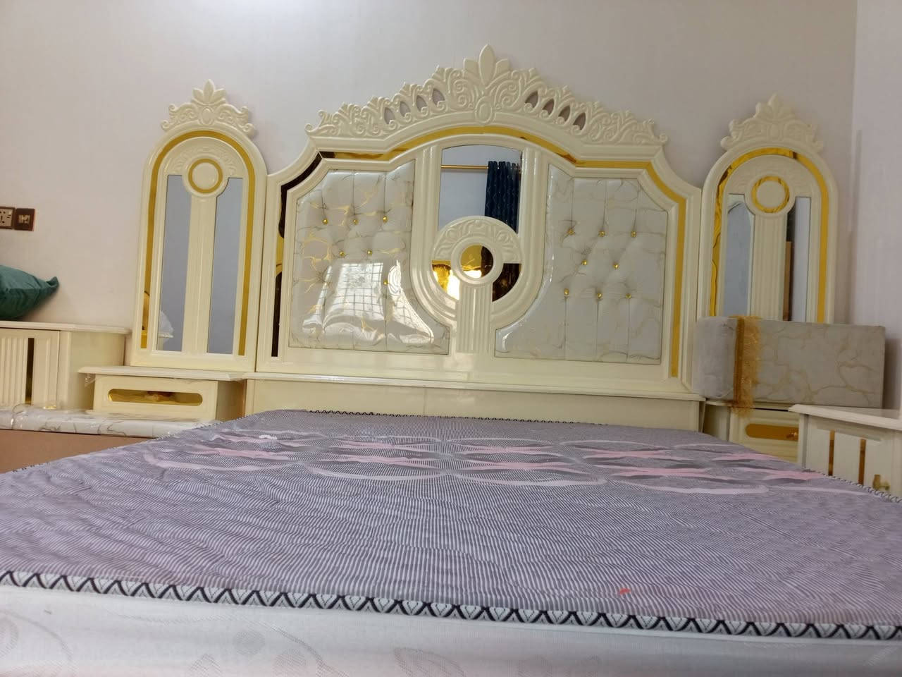 غرفه نوم ما مستعمله للبيع الاتصال على هذا الرقم***********
