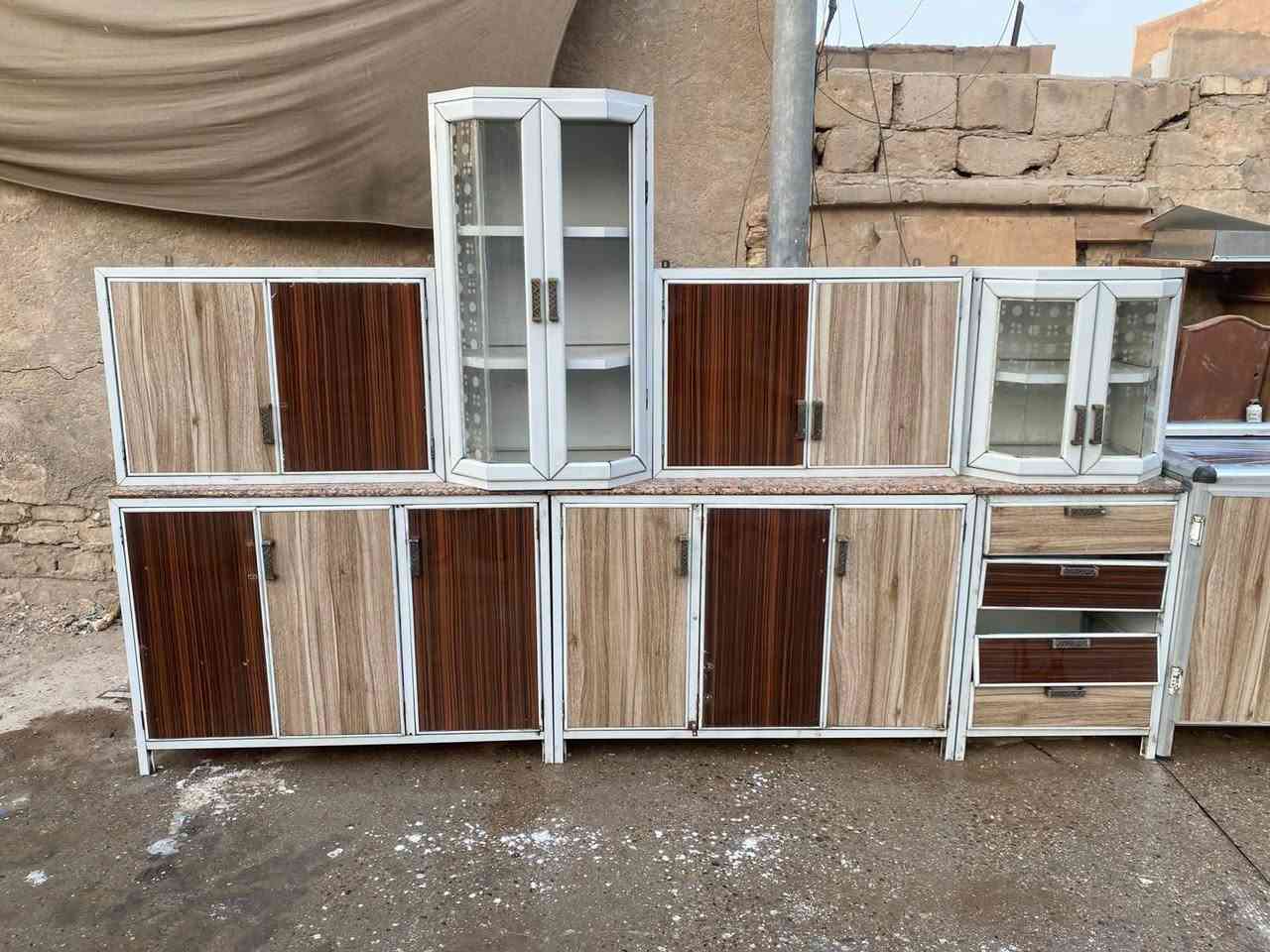 ملاحظه بيع او مراوس  
كاونتر المنيوم تسكام مرتب كلش . السطح مرمر  . الارضي يتكون 4قطع والملحق 4قطع مكاني بالقاسم وسعره مناسب ***********
