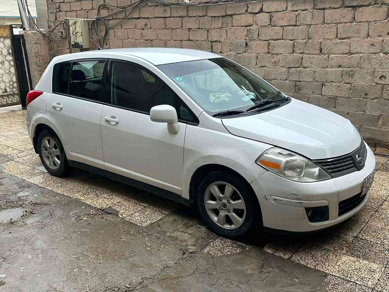 نيسان ڤيرسا للبيع السياره بدون ظربةوبدون صبغ فقط دعاميات صبغ السياره  كروز سرعه تدفئه تبريد شاشه اندرويد مضخم صوت امبي فاير وبيهه طخه صغيره بالجاملغ الامامي اليمنه السعر80 ورقه  وبيه مجال للشراي 
الاتصال ***********
موديل السياره 2009

