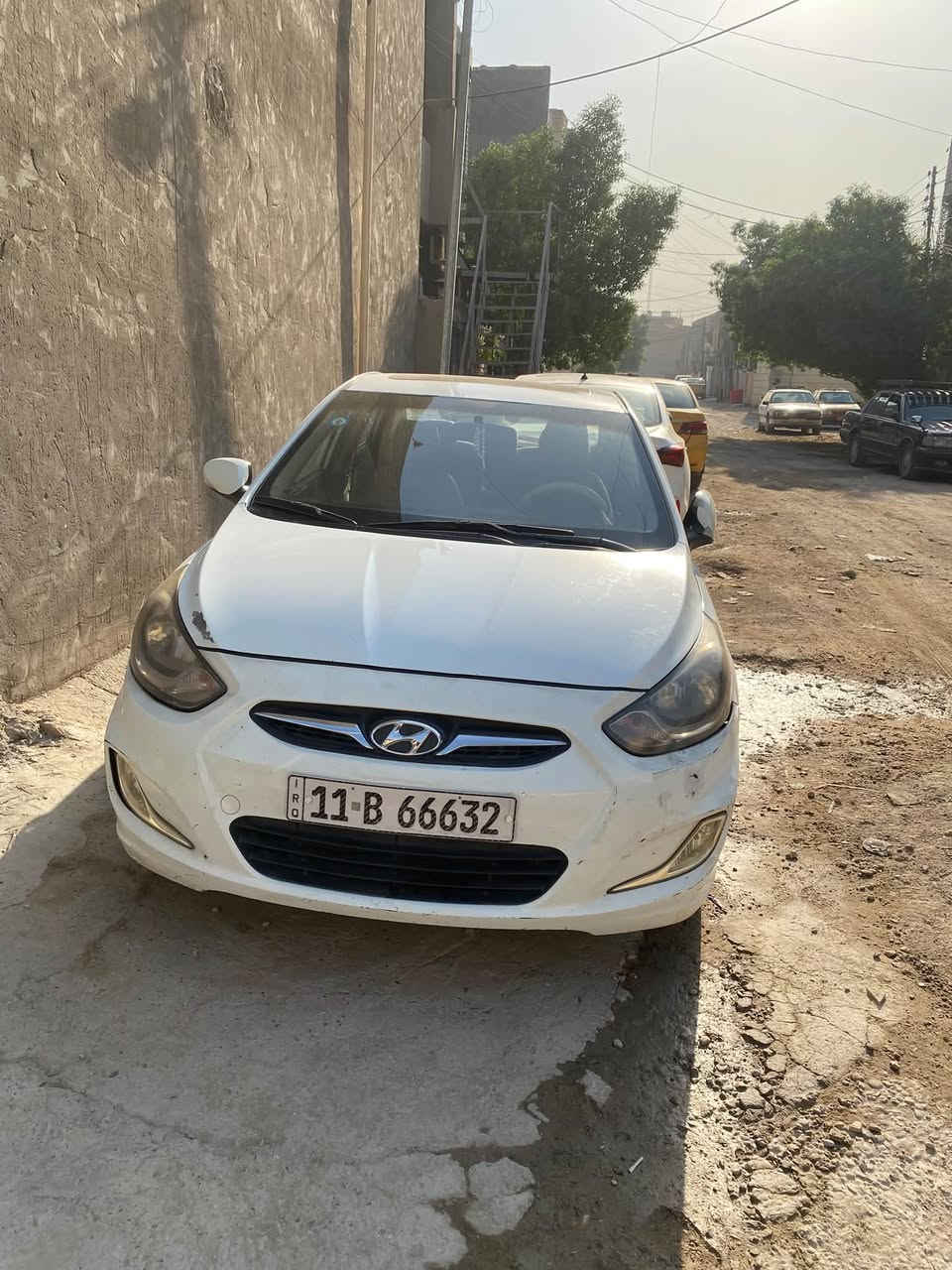 هونداي اكسنت 2013 خليجي
رقم بغداد دولي مميز بأسمي  
محرك 1600cc دوش
كير At

 
 
شاشة كار بلي + كامرا 
فتحة طكتين

اشاير بلمري
تحكم ستيرن جهتين 
5 تجاوي منفصلة
5ويل كب 

بلادية بس دعاميات تعبانه وطخطخات بلباب الخلفي  بدون ضربه 🪛
منظومة تبريد جديدة 
داينمو جديد
 
تخم مجاول جديد
تخم بلكات جديد 
عبوة فيول بمب جديدة 
مسويلهة ادامة  
دهن وفلاتر جديدة 
سيارة جاهزة متصرف عليها ربع

مكاني بغداد الدورة 

السعر 95$ وبيها مجال بسيط للشراي

للاتصال ***********
