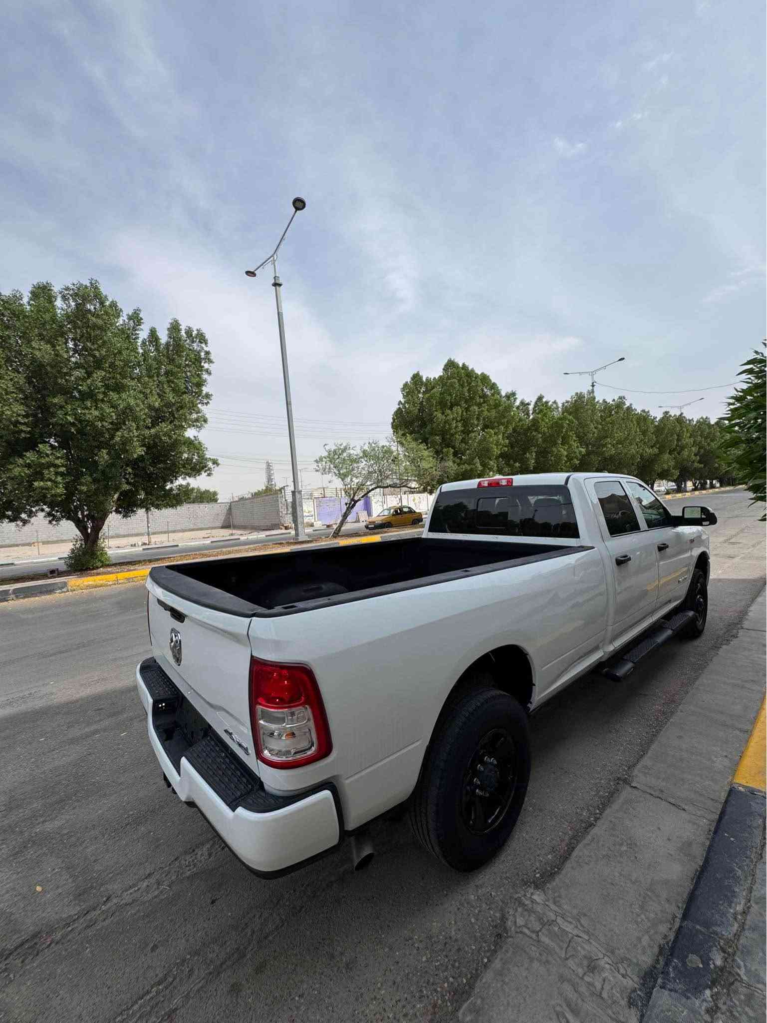 رام ٣٥٠٠ • V8 ٦٫٤ • ١١ ميل