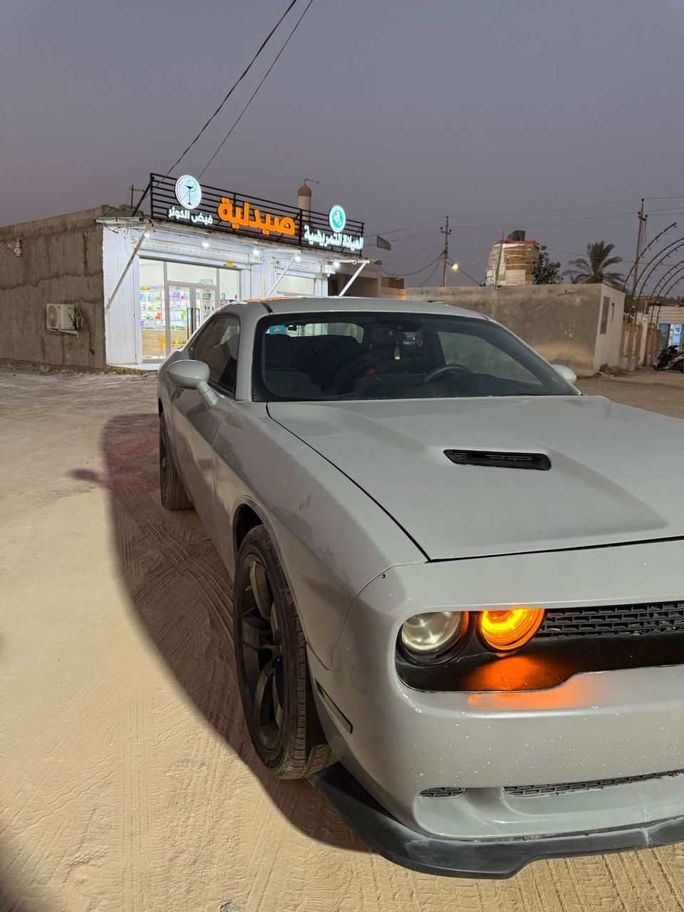 * 🚗 الموديل: Dodge Challenger 2015
* 🔰 الفئة: SXT 
* ⚙️ المحرك: 3.6 لتر V6 Pentastar
* 🔧 القير: أوتوماتيك 8 سرعات
* 🛞 الدفع: خلفي RWD
* ⛽ البنزين: بنزين عادي 
  * 🚗 الحادث: ￼جاملغ الخلفي 
 * صبغ عام بدون تغير لون 
*تبريد تدفئه شغال 
*حداده جيد جيداً 
سنوية ب اسمي 
المكان البصرة - شارع القرنة -هوير 
السعر 128 ورقه وقابل للتفاوض😊
رقم الهاتف /***********
