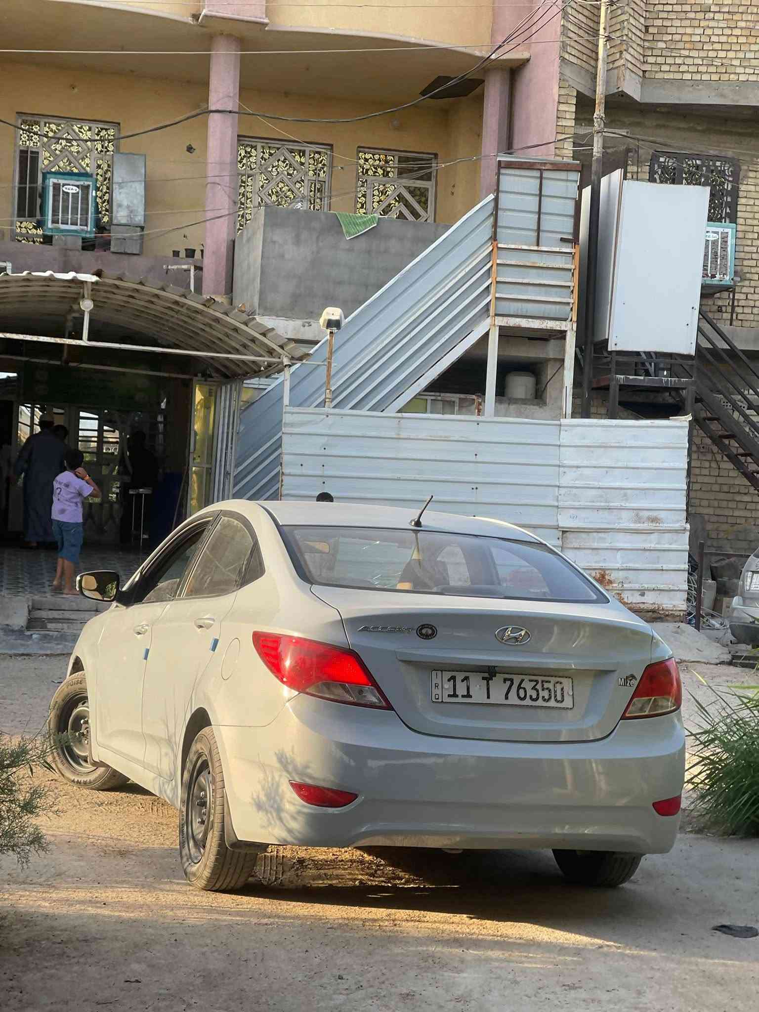 أكسنت 2016 خليجي لون سمائي ازرق مميز بيها قطتعتين صبغ بدون دواخل اثر شخوط بنيد وجاملغ والدوسه من جوه سنويه جديده بأسمي تحويل مباشر هزه جديده سياره  تخم تاير صدر جديد تبريد ثلج محرك جديد خطرتين 1400 المرغوب المحرك الأقوه السياره كلش حلوه الصور ضالمتها نضيفه جداً برغي ما ناقصها للبيع السعر 93 وبيها مجال مكان بغداد التاجي للأستفسار 
***********
***********
