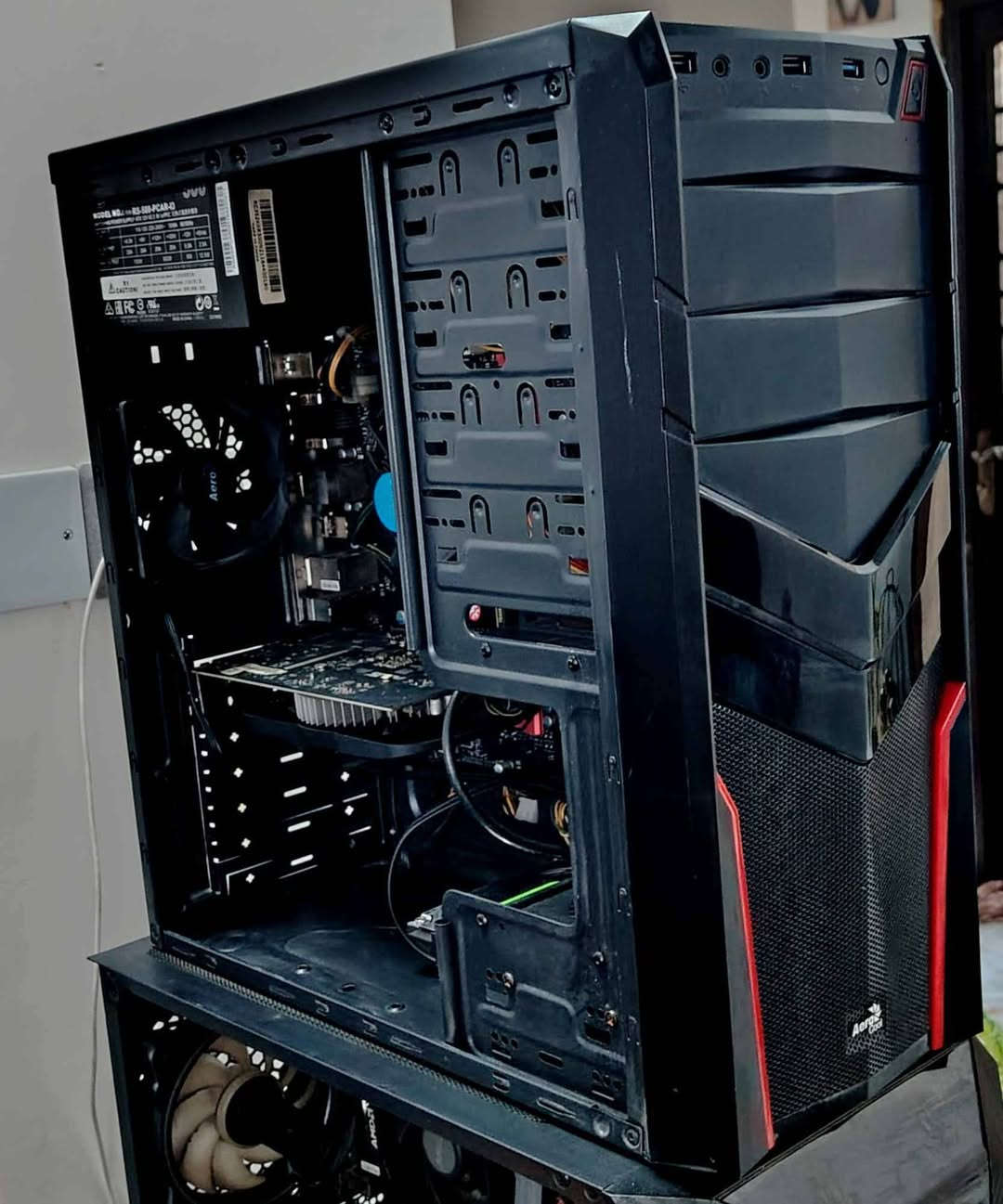 تحية طيبة للجميع 
متوفر تجميعة للبيع كيس فقط 
السعر 299 الف

CPU I5 7400 4 CORE 4 THERADS
COOLER CPU INTEL STOCK 
M. B MSI B250M GAMING PRO
RAM 8GB DDR4 TEAMGROUP
GPU GTX 1050TI 4GB ASUS 
POWER 500W COOLER MASTER 
CASE BLACK AERO COOL
M. 2 NVME 128 GB XPG
HDD 500 GB 

مكاني موصل توصيل موجود 
للتواصل *********** واتسب موصل, نينوى
