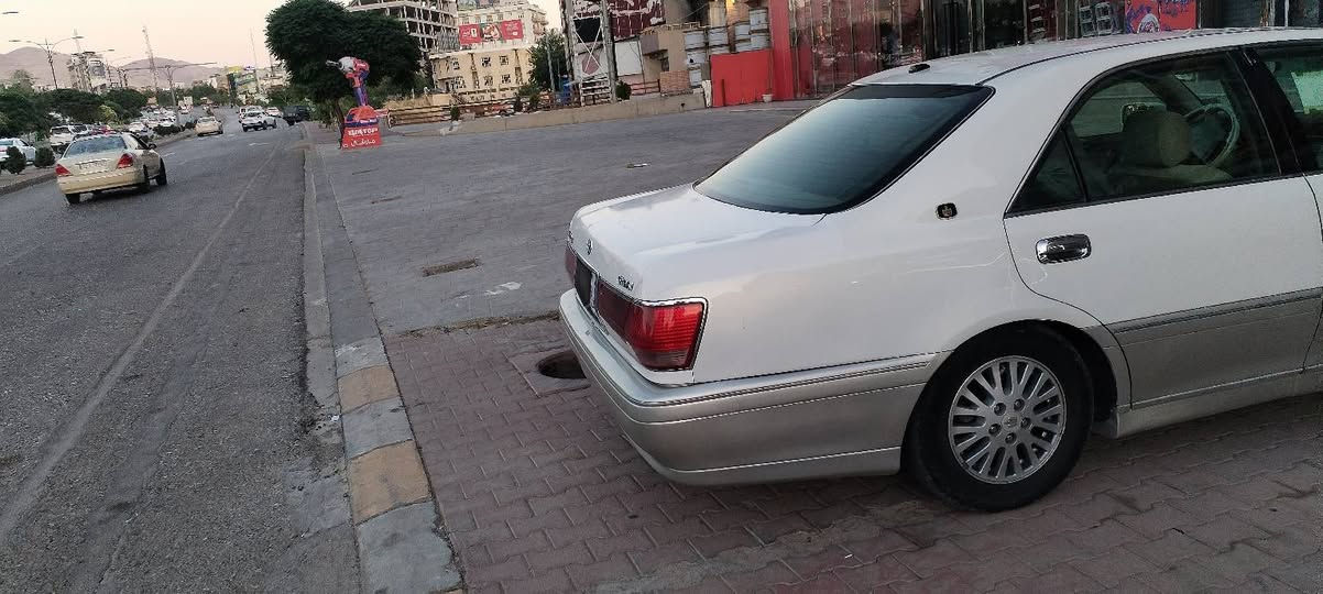 سڵاو هاوڕێیان لەسەر ئیزنی ئەدمین
مەلیکەی ساخ ساخ ساخ
مۆدێل 2002
مەکینە گەورە 
پێشودوا کریستاڵ
چوارکوشن کارەبا 
سوکان کارەباو تەحدی سورعە
سێ دووگمەو پەردە
بانسی پێشودوای تازە گۆڕاوە
کۆدی هه یە بارکۆدی وەرگرتوە
بێمەسرەفە 
سعری 50$مەجالێکی برایانە 
***********
