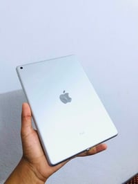 ايباد ٩ • ٦٤ • بطارية تعبانه