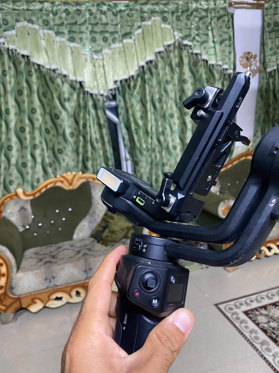 مانع اهتزاز للبيع نضافه 100./.
استخدام شخصي 10ايام فقط مع كارتونه وشاحنه وقطع غيار كامله السعر 350الف بي مجال بسيط للاستفسار اكثر مراسله الصفحه او الاتصال بلرقمين 

‭+964 781 498 1625‬
***********
