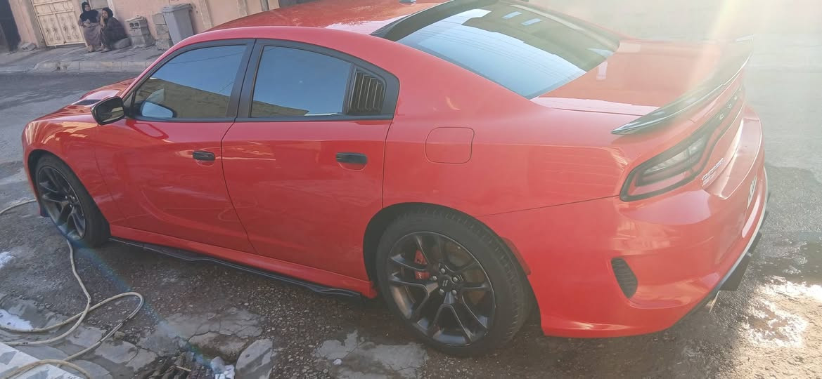جارجر موديل 22 sxt
ضررها 3 قطع بنيد وجاملغ وباب محدث بنيد ودعاميات 
ماشيه 75 الف km بأسمي دفتر بانزين بيها مكانها ب كركوك 
السعر 210 وبي مجال للشراي الاتصال ب ***********
