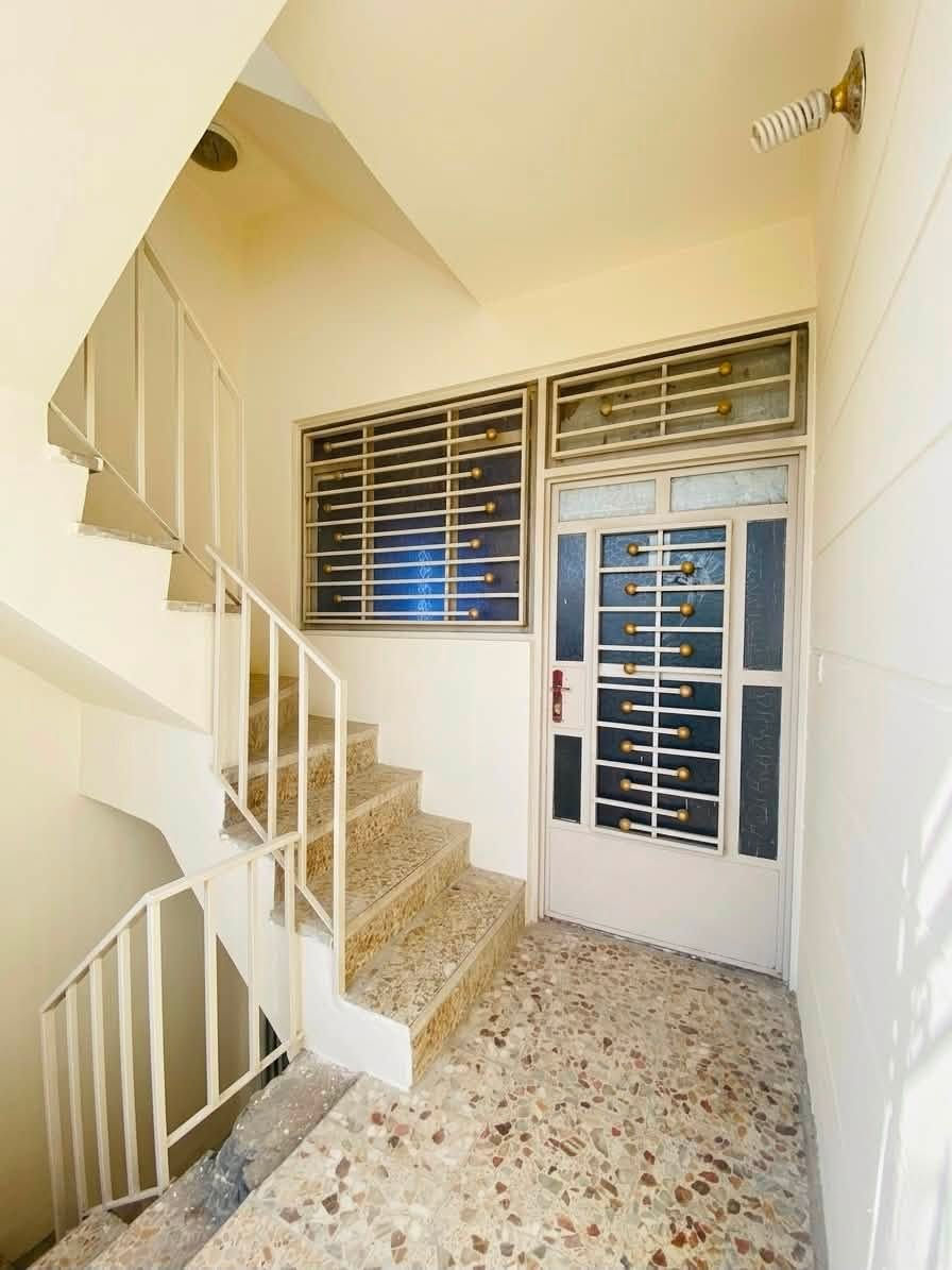 شقة للإيجار – الطابق الثاني

📍 موقع مميز في البلديات – دور العمال، قرب المدارس
📄 طابو صرف

تتكون الشقة من:
• غرفتين
• صالة
• مطبخ
• صحيات

✨ موقع هادئ ومناسب للعائلات، وقريب من جميع الخدمات.

📞 للاستفسار:***********

