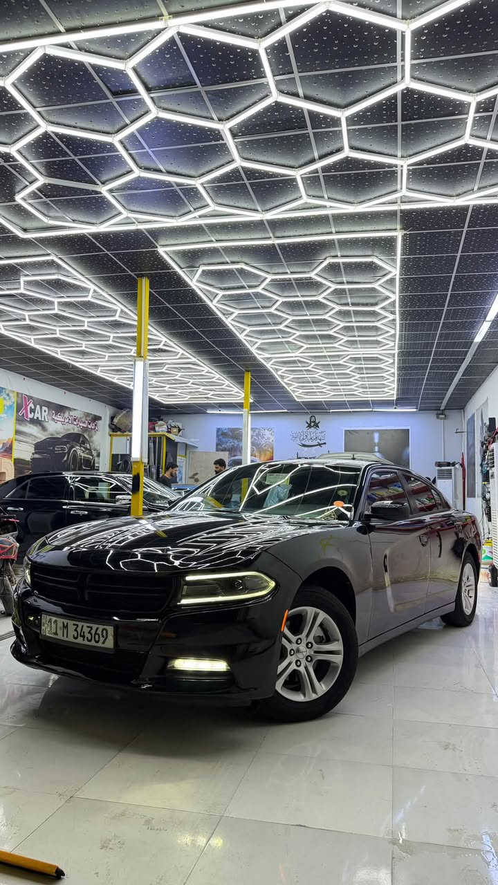 جارجر 2019sxt وارد امريكي فقط بنيد بدون دواخل بدون صبغ السياره جاهزه خير من الله كير مكينه تبريد كله بشرط مصروف عليه هواي السياره تجي تشوف بعينك السياره احلى من صور و اي نقص ما بيه  
مكان السياره البصره 
*********** 
ب208وبيه مجال
