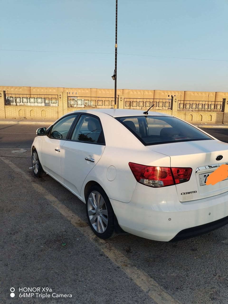 (سلام عليكم للبيع سيراتو ٢٠١٢ رقم سليمانيه شرط التحويل سياره مكفوله من صبغ بيه بس بارد ماشيه ١٨٦ سنويه ٢٠٣١ بس الهزه ساقطه مري شفط حساسات اشاير بالمري مكينه ١٦٠٠ محرك كير شرط تبريد ثلج كهربائيات كلها شغاله) للاستفسار الاتصال على الرقم *********** السونار موجود بصور السعر ١١٠ وبي مجال مكان السياره سامراء
