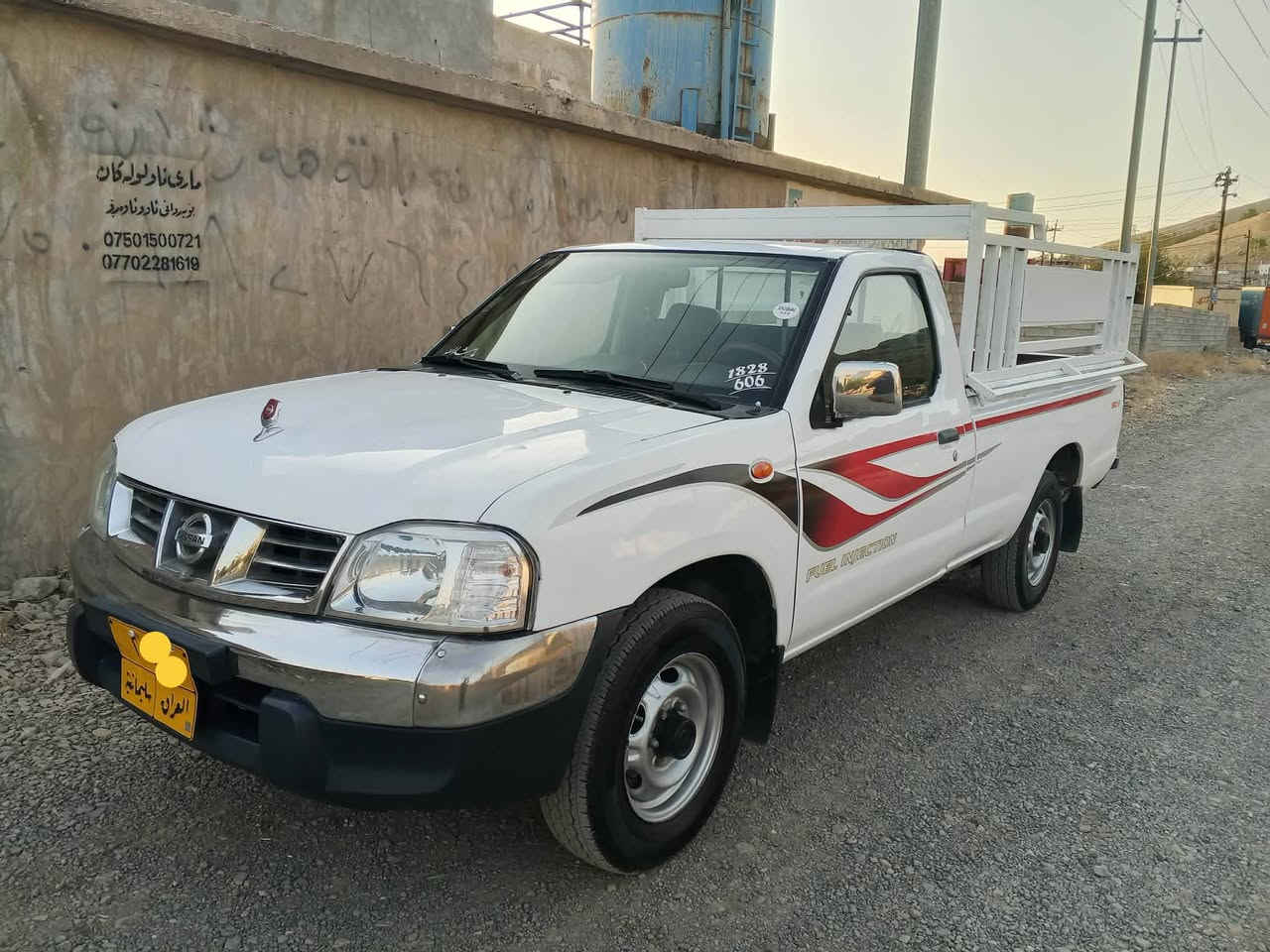 نیسان تاك مۆدیل ٢٠٠٧ یابانی 
ڕەقم سلیمانئ سەنەوی بەسەر نەچوە 
چوار تایەی لۆك لە ژێرایە 
گێرومەکینەی بە شەرت 
سەیارەکە زۆر جوانە ماڵی دۆستە
 پەڵە پەڵە بۆیاخ هەیە 
مەکینەی تازە تەعمیرە
نرخ ١٠٠ گەڵا معامەلە

***********
*********** السليمانية, العراق
