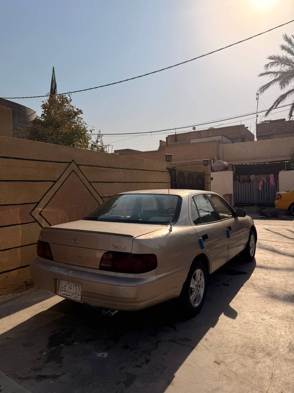 السلام وعليكم كامري للبيع موديل 1995 سياره جاهزه ماكينه وكير كفاله ماكينه 6 سلندر تخم تاير جديد كلش حلوه وجاهزة سياره تحويل مباشر سعر 40 وبيها مجال مكان واسط العزيزية رقم الهاتف. ***********.
