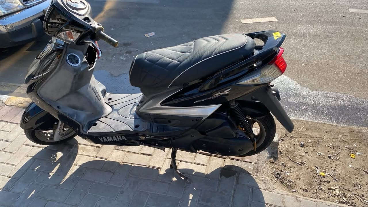 فحل نوزل كوري مكينه ممفتوحه كلجات رياضي زنون عالي بيها دبل اشاره كلشي شغال دراجه كامله مداريها بانزين محسن ودهن اصلي موتل قايش جديد باتري جديد ب850وبيها مجال مكاني بغداد سبع ابكار نقصها فقط واير كيلومتر ***********
