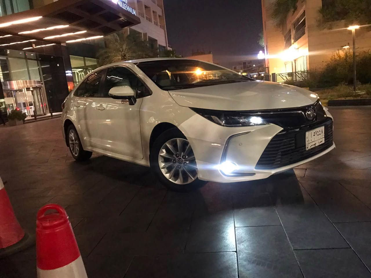 سلام عليكم 
للبيع كورلا 2021 خليجي ساز  بنزين فقط رقم بصره اقساط باقيه شيء قليل تصير حره الزلمة حاضر للوكالة 
 بيه بارد ثنين ع كد شبر مدكر الامامي وباب السايق 
محرك كير كفالة تبريد سيارة جاهزة من الاخير 
محرك 1800
شاشة كامرة باقي مواصفات ساز معروفة 
ارضية تغليف
داخل بيجي مخمل
السيارة جديدة وجاهزة  السعر 158$ بيه مجال حك الجيه شراي 
 اتصل وبخدمتك 
***********مكلف بلنشر رقم راعيه الزبير, البصرة
