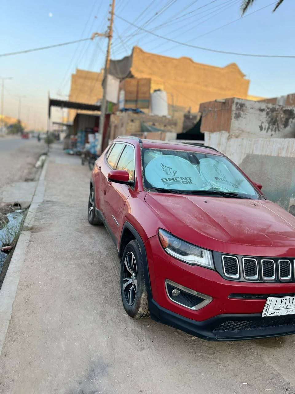 Jeep Compass Latitude 2018. جيب كومباس 2018 
اللون: أحمر
المحرك: 2.4L Tigershark MultiAir2،  سلندر4
القوة: 180 حصان
القير: أوتوماتيك 6 سرعات
الدفع: أمامي FWD
الوقود: بنزين
عدد المقاعد: 5
شاشة Uconnect مع Bluetooth
فتحة بالسقف 
تحكم ستيرن 
كاميرا خلفية
السعر: ١٠٠ ورقة 
العنوان:بابل
للاستفسار الاتصال على الرقم حصراً:
***********
