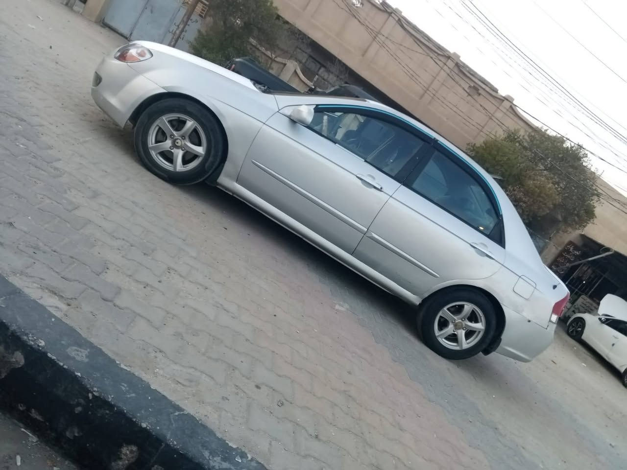 السلام عليكم سبكترا للبيع
موديل 2007 كير مكينه كفاله 
سياره بيها قطعتين صبغ فقط 
 حجم المكينه 2000 لا تبخير 
لا تنقيص تخم تاير حداديه تبريد ثلج بسمي تحويل ثاني يوم السنويه ال 30
عنوان كربلاء السعر//55//
بيها مجال بسيط رجاء فقط اتصال 
رقم*********** الهاتف
