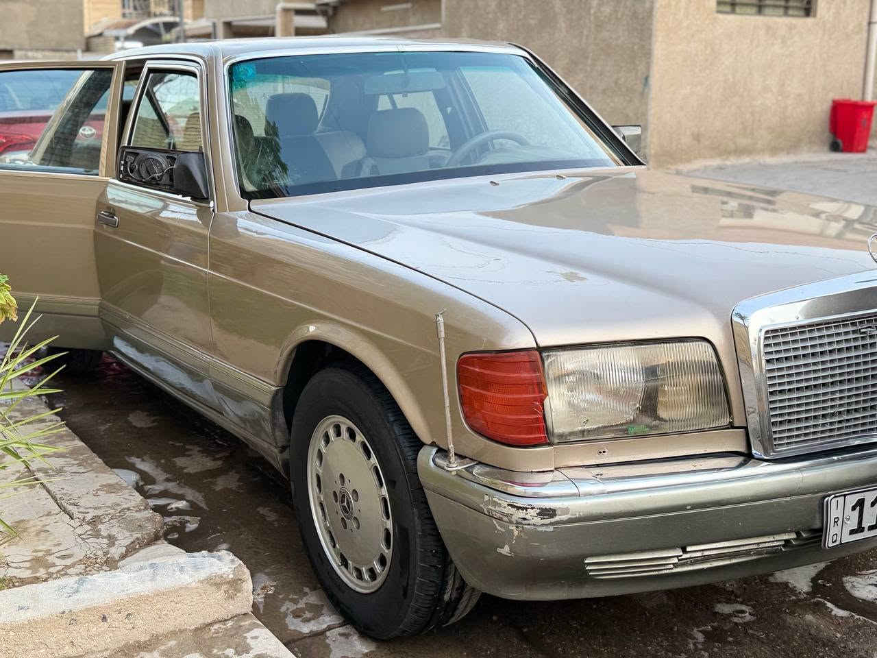 السلام عليكم مارسيدس جانبو للبيع ١٩٨٨ محرك بلادي الكير مينمر ثاني ومرات صوت بي السياره باسمي تخم تاير مارسيدس جديد باتري جديد فيت بم جديد راديتر جديد رايدها ب٤٢ وبيها مجال بسيط للاستفسار *********** غرفه السياره ١٠%
