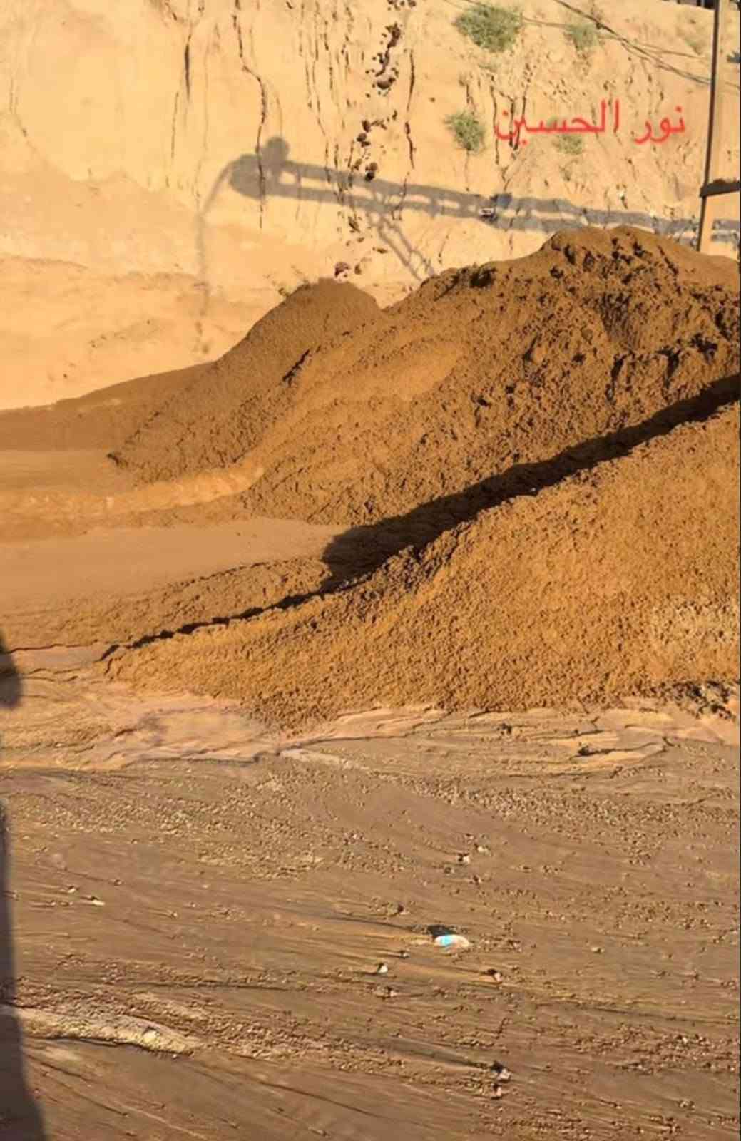 السلام عليكم ورحمه الله وبركاته
يتوفر لدينا جميع مواد البناء 🧑‍🚒
أسعارنا تنافسيةوجودة عالية💯
***********
***********
رمل احمر ✅
ورمل اسود✅
وجص مال الهندي✅
ويوجد فرمستون بناء وعكاده✅
يوجد جميع انواع الاسمنت عادي ومقاوم
يوجد بلوك كهربائي وعادي 
يوجد لدينا طابوق جمهوري وعادي 
🔴 اسعارنا واصل داخل النعمانية 
أما الاقضية فرق فقط الكروة

نص مكتوب في الصور:
- CapCut Ai
- رمل الأحمـر (يستخدم للباخ) غماس درجة أولى
- نور الحسين
- رمل الأحمر (يستخدم للباخ) غماس درجة أولى