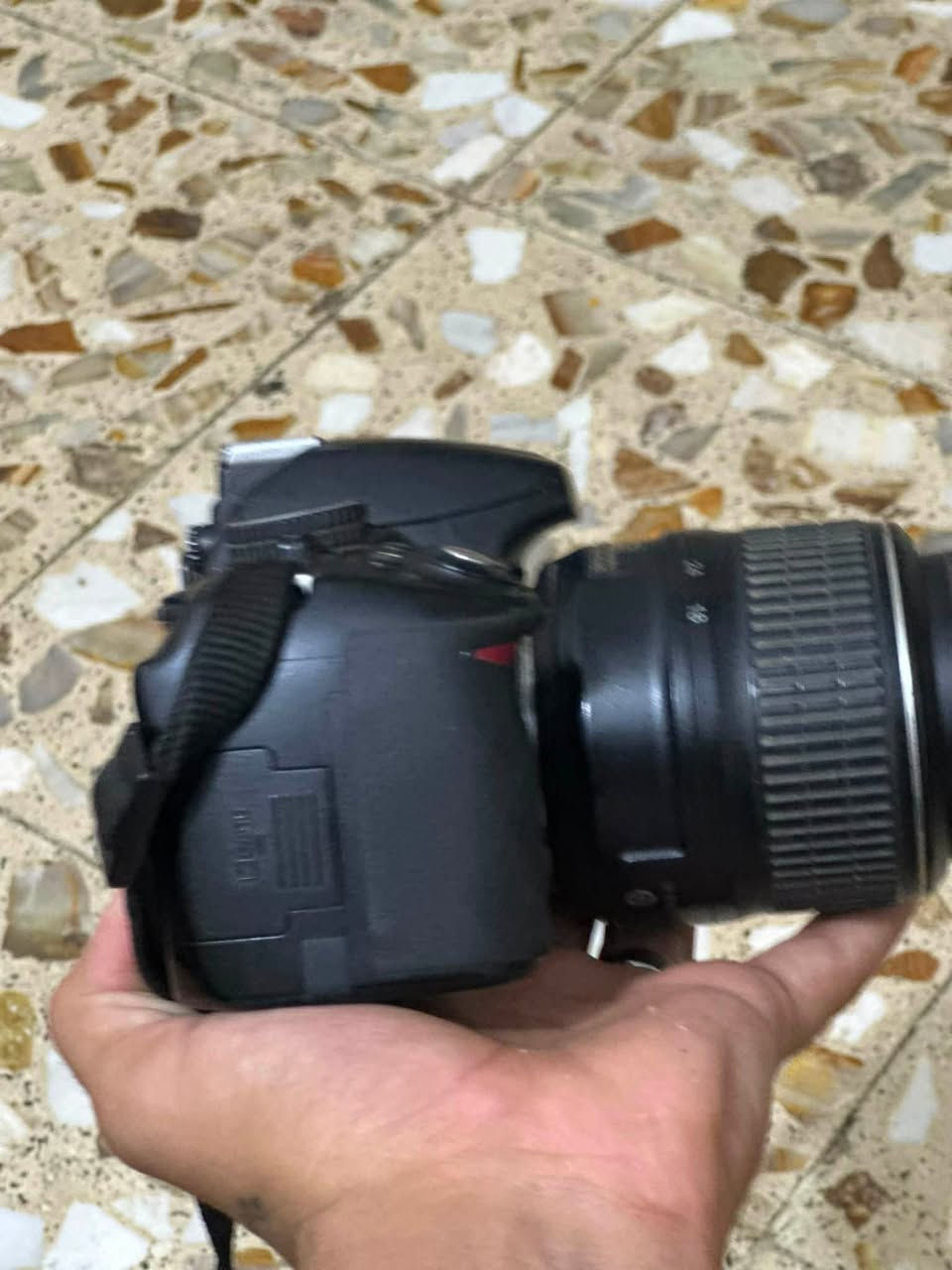 كامره نيكون 3100  جبته و ما ستخدمته هواي لين معدي 
 شغل بيه  للبيع  مكاني بغداد /الشعب 
***********
