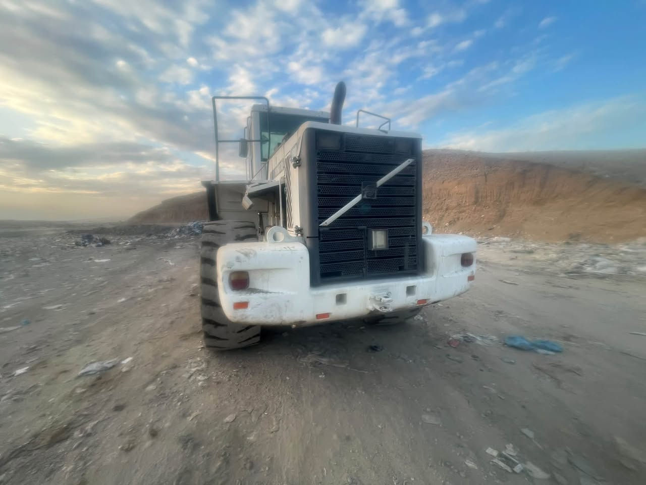 للبیع شفل ڤالڤۆ حجم 180Dمودیل ٢٠٠١رقم اربیل تحویل مباشر جاهز بدون نواقصمکانی اربیل سعر360$ورقەو بی مجال ***********

