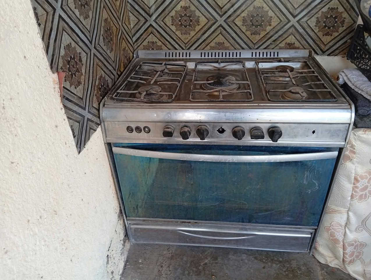 طباختين • شغالات • واحد ناقص