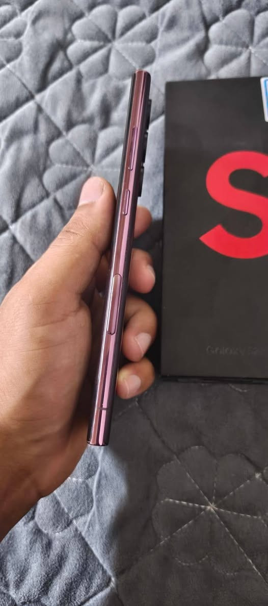 S22
اس٢٢ التره 
نضيف % ٩٥
نسخه أمريكي 
تك سيم  ويدعم emls
ذكره١٢٨ رام ٨+٨  
بطاريه٥٠٠٠ شحن سريع ٤٥واط
مبدل ضهره و المس يشكل مرات 
كامل  ملحقات كرتون الاصلي  و شحنه اصليه ٤٥واط.
مكاني موصل أيسر 
سعره 425 الف 
رقم ***********
وتساب -784 962 8356
