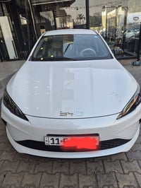 Byd سيل 5 للبيع   ماشيه (4000) جديده جدا مكفولة من كلشي  ارضياتها بعده...