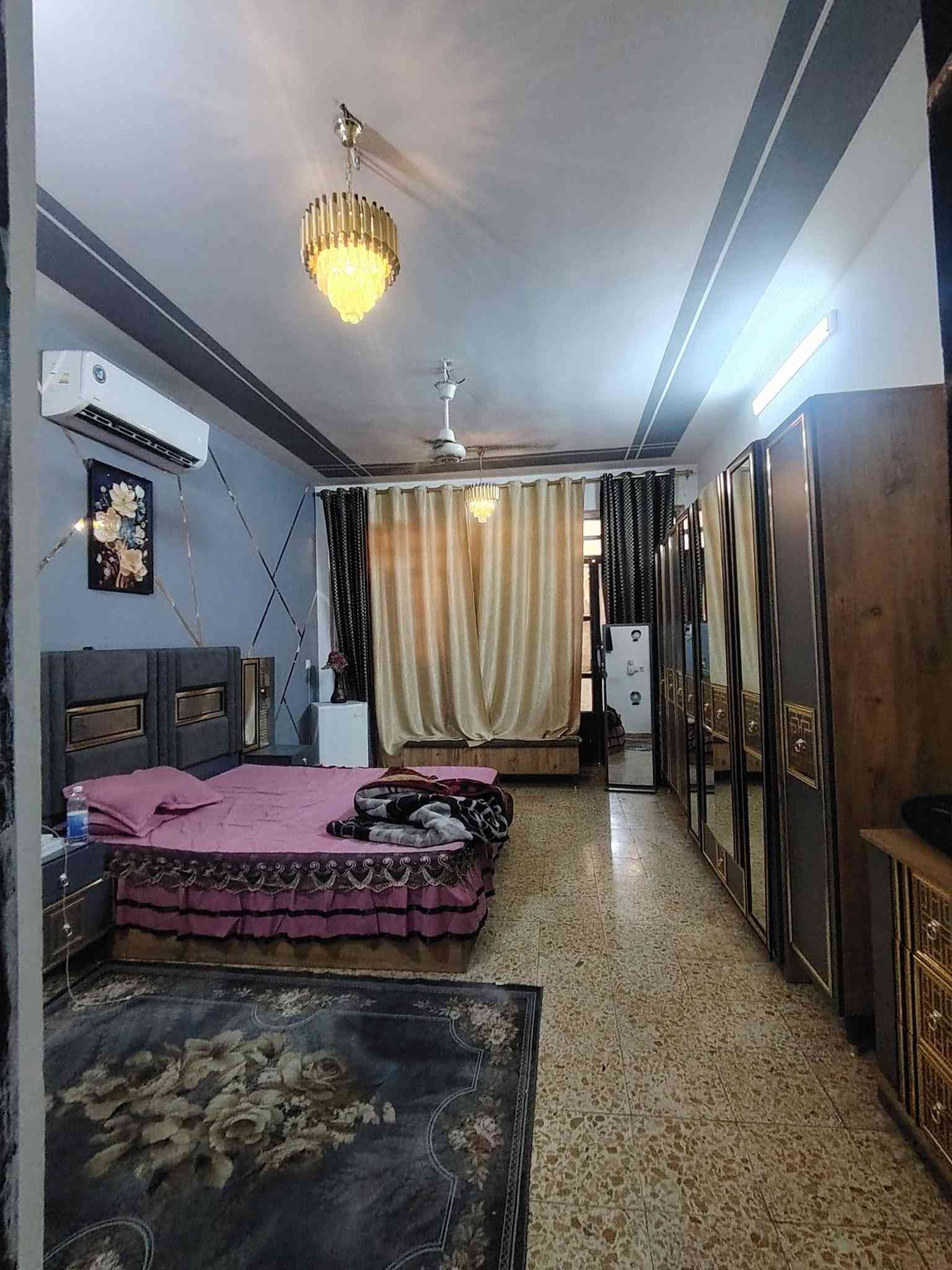 دار البيع
شارع الاورفلي الستاره ثالثه فرع كوزمتك ميسم
قرب حسينيه سيد عباس
مساحه 112.5 بناء 2016 الواجهة 4.5 نزال 25
الطابق الأرضي حوش وستقبال و صالتين و منور وترك وخدمات داخليه وخارجيه
الطابق الثاني يحتوي على غرفتين وخدمات
الاستفسار *********** تم تغير السعر
