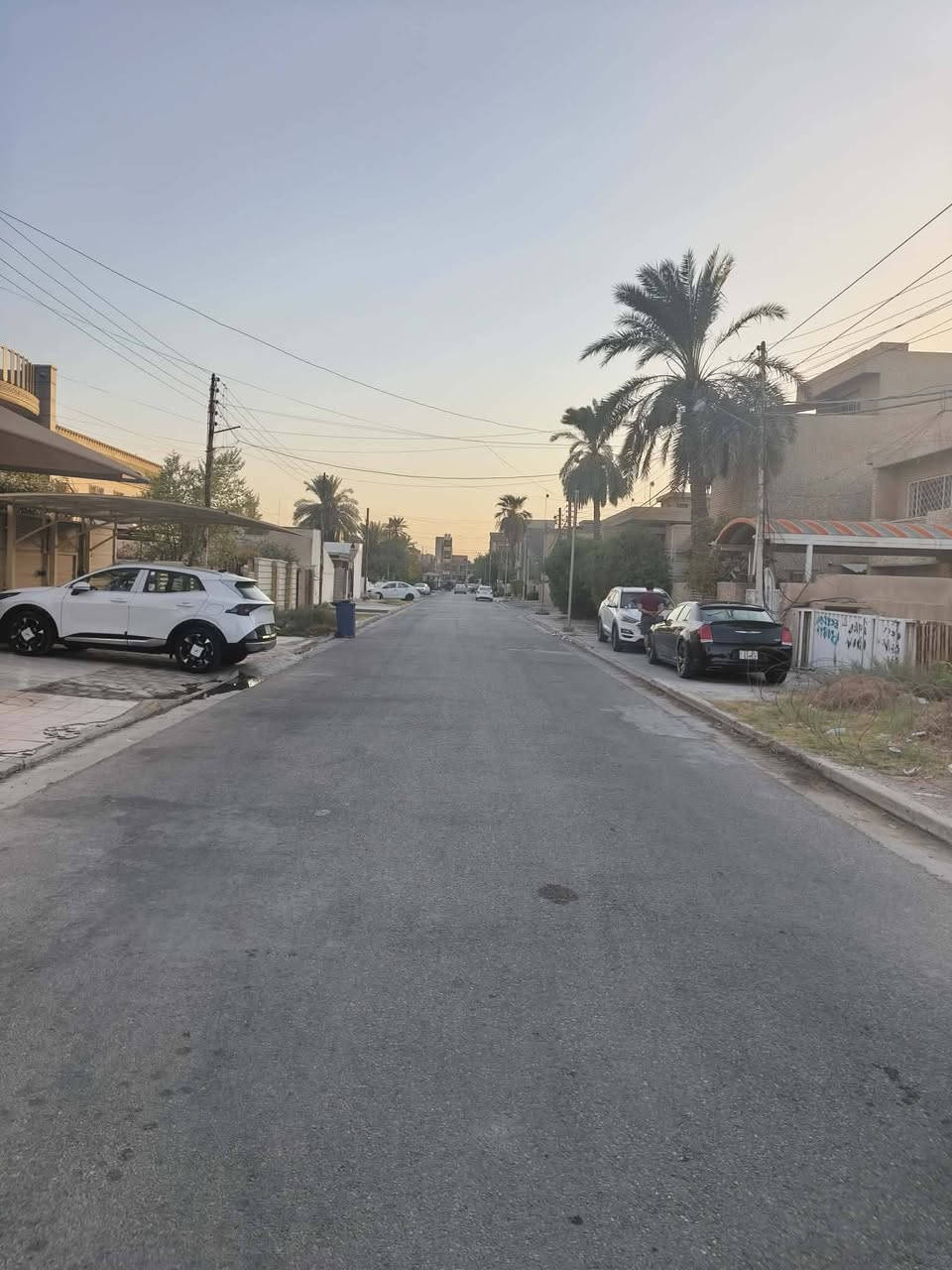 قطعة ارض للبيع 360 متر
الواجهه  12     النزال   30
موقع حي الجهاد الاطباء قرب
خدمي المطار 
تباع كامله او نصف
*********** متوفر واتساب
