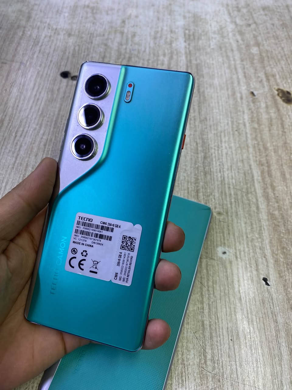 السلام عليكم
TECNC CAMON 40 Pro

ذاكرة 256 

عشوائية 8

بطارية 5200mAh

الجهاز غني عن التعريف 

مكفول من الفتح والتصليح 

فاتحة جديد طك كارتون 
ممستخدم هواي 

كامل ملحقات 

سعرة 325 وبي مجال بسيط 

مكاني بغداد البلديات 
***********
