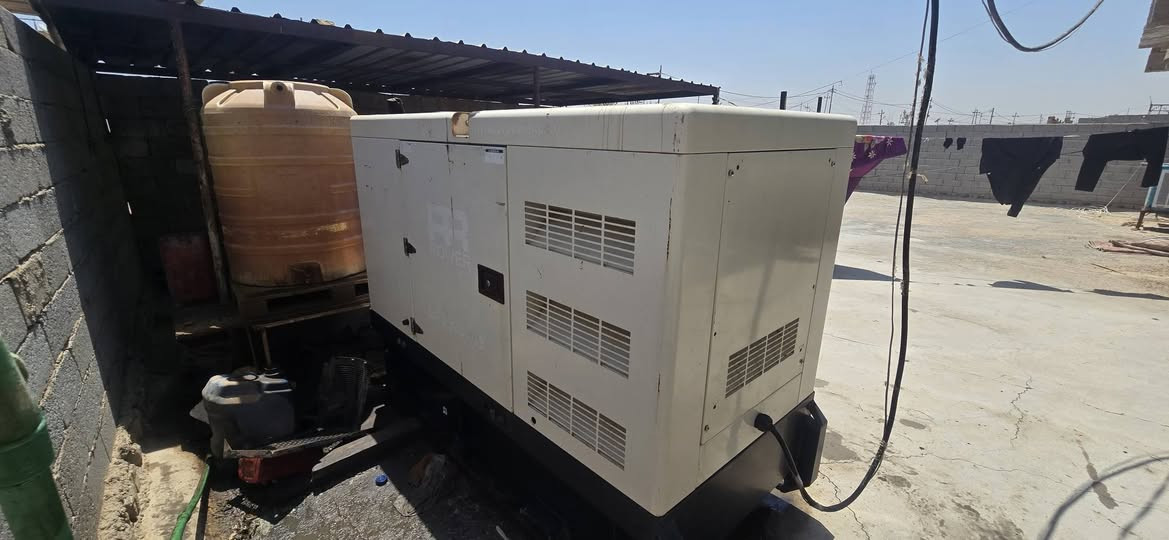 للبيع مولدة بيركنز انكليزي 33kv
المولدة كاتم اوربي نضافه فول خير من الله 
شرط لاتبخر ولا تنقص المولدة مال جنيان 
العنوان : بابل / الكفل / الامام زيد بن علي ع 
*مكلف بالنشر رقم صاحب المولدة 
***********
