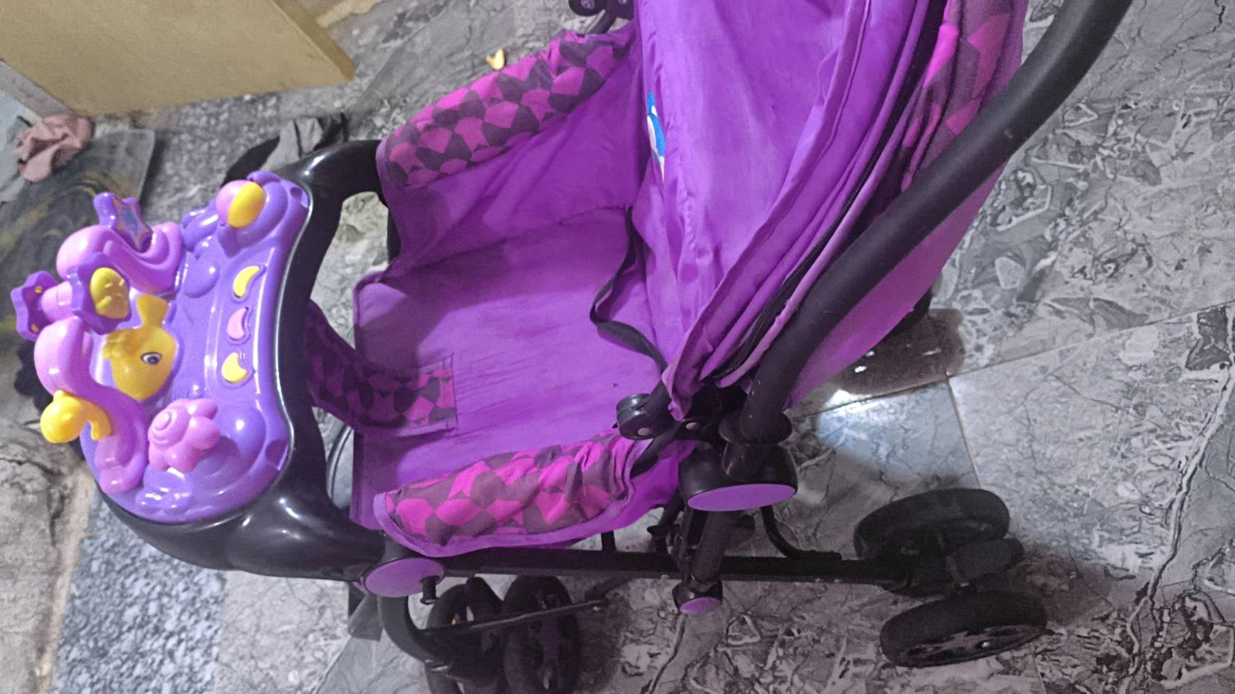 عربانه البيع حلوه ونضيفه وقويه تتحمل وزن 6سنوات 
السعر 50وبيهه مجال بسيط
العنوان بابل المسيب 