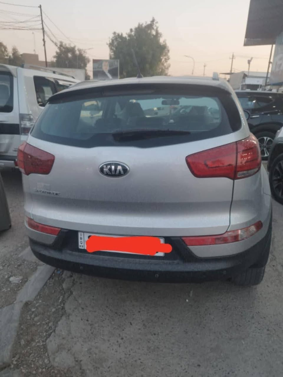 سبورتج 16 خليجي
محرك دوش الفين
مواصفات عادية ..رقم سليمانية باسمي ثاني يوم احولك
حادثها فقط باب سايق مصبوغ 
نظيفة 
125السعر وبيها مجال
*********** للتواصل
