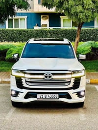 لاندكروزر VX • ٢٠٢٣ • ٦٠٠٠٠ كم