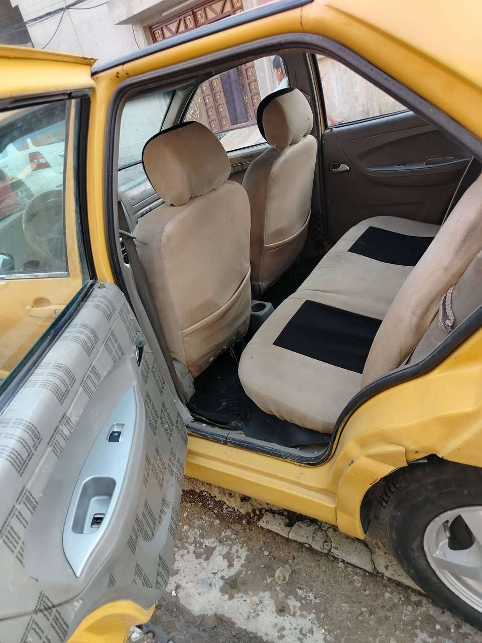 شيري كوين للبيع موديل ٢٠١١ رقم بغداد مشروع وطني شرط الوكالة والتحويل مكينة وكير شرط كهربايات كلهة شغالة سنوية ٢٠٢٦ كاربون بانزين مابيها سيارة حلوة بدون صبغ وبدون ضرر سعرها هيىة صفر غرامات ١٠٠ تنزل من سعرها ٢٢ وبيها مجال الشراي يتصل علرقم مامتواجد علفيس مكان السيارة ايمن حي الشهداء ***********
