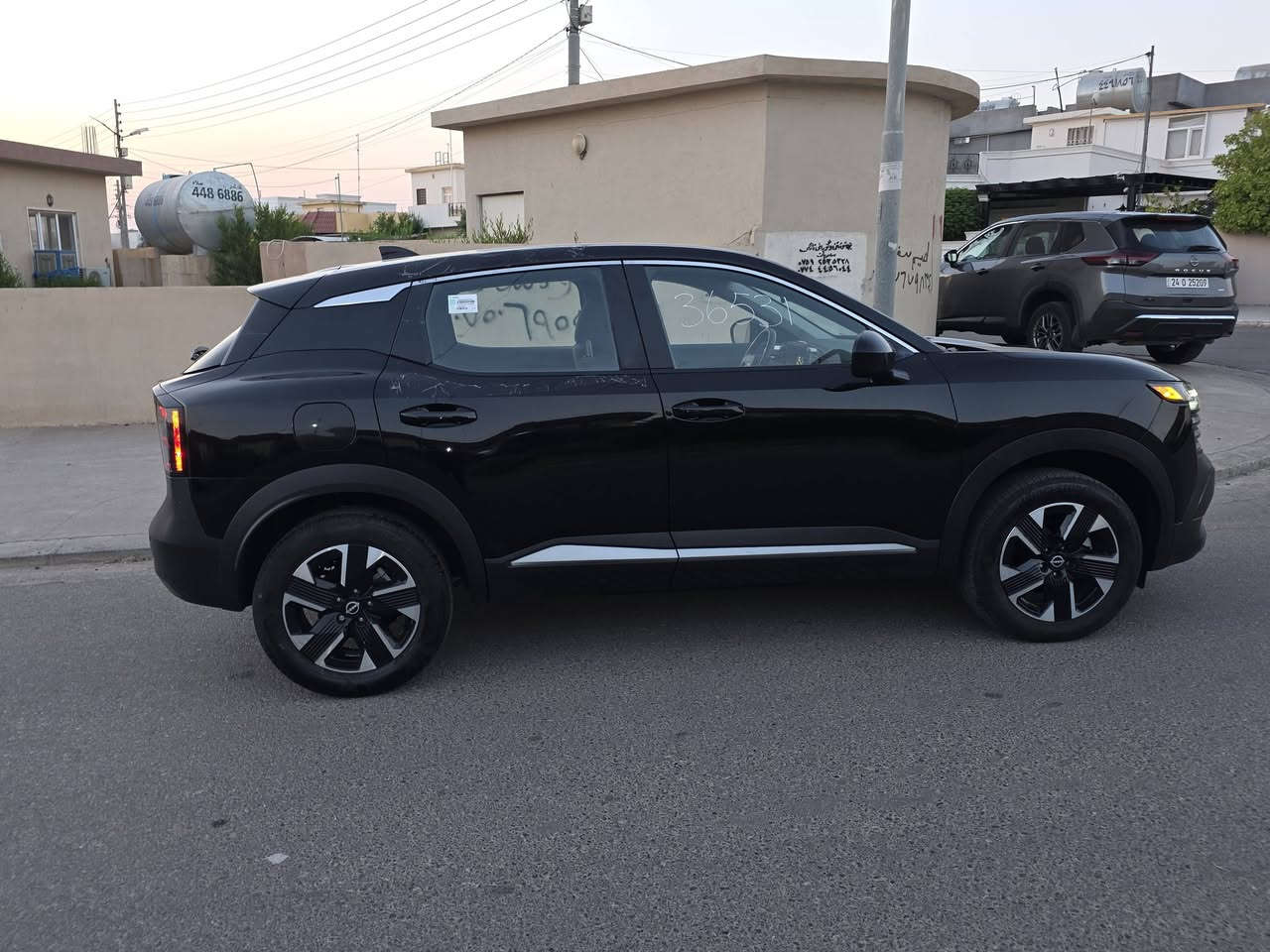 نيسان كيكس 2025 sv AWD
فول مواصفات عدا الفتحة
بدون صبغ فقط مكانين تكحيل وتصليح pdr
بدون ارباك بدون دواخل 
كير محرك كهربائيات بشرط 
ماشية 6 الف كم فقط يعتبر زيرو 
شغال 
شاشة كبيرة 
شحن موبايل  وايرليس 
ويل كروم 
بصمة ابواب 
دبل اكسل 
كشنات هيتر 
ستيرن هيتر 
رقم شاصي موجود بالصور 
مكان السيارة اربيل وتترقم شمالي فقط 
للاستفسار عالواتس اب رجاءا 
***********
