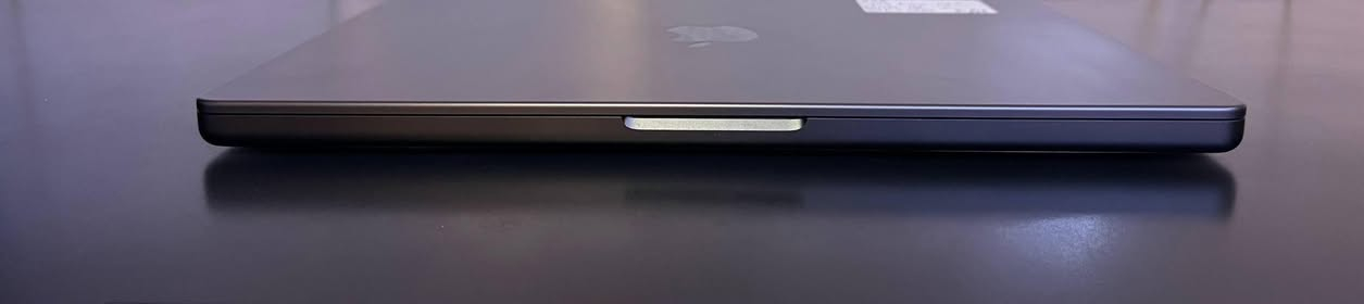 ماك بوك برو 14 انش • M3 Pro • 18 جيجا رام