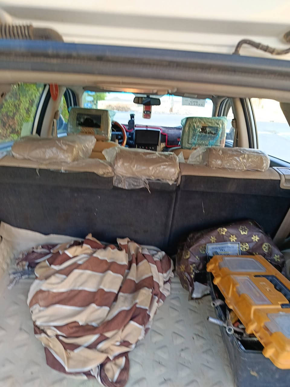 كيا سورنتو 12 خليجي للبيع رقم اربيل بسمي بطاقة بانزين بي تبديل 3 قطع تبديل سياره جاهز تيرات جديد  بيع او مروس حسب القناعه مكانك كركوك ***********
