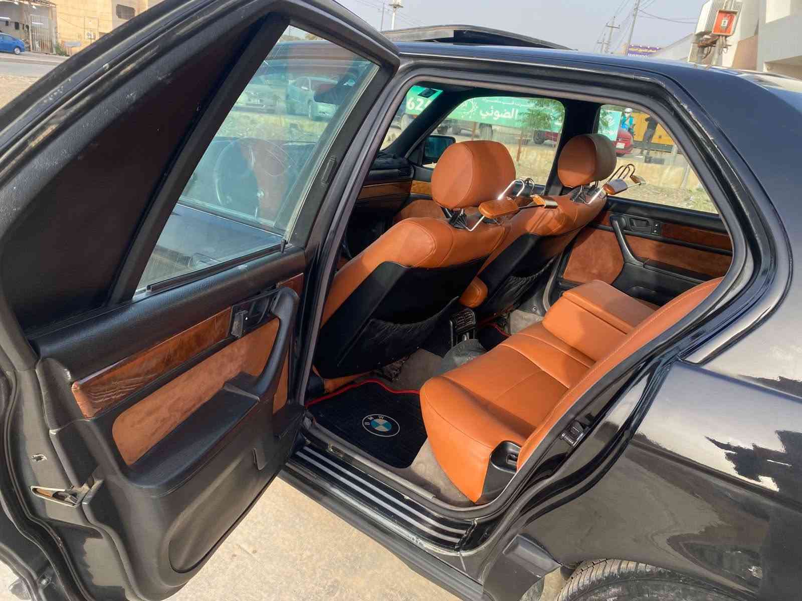 سلام عليكم 
BMW 730
 رقم بغداد دولي شرط التحويل. محرك بلاد + كير أوتوماتيك مكفولات منضومه تبريد جديده ثلج ❄️ 
حداديه امامي خلفي ويل كب خليه كهربائيات كلها شغاله 
غرفه جلد مشمشي كهرباء شغاله كيچات كلها شغاله 
سنتر لوك 4 جام كهرباء تصعيد الجام والسلايت بالسويج  صبغ جماليه بدون حادث 
( بيها منضومه غاز شغاله 100/100) 
مكاني سامراء سعر 60 بيها مجال للشراي 
***********
