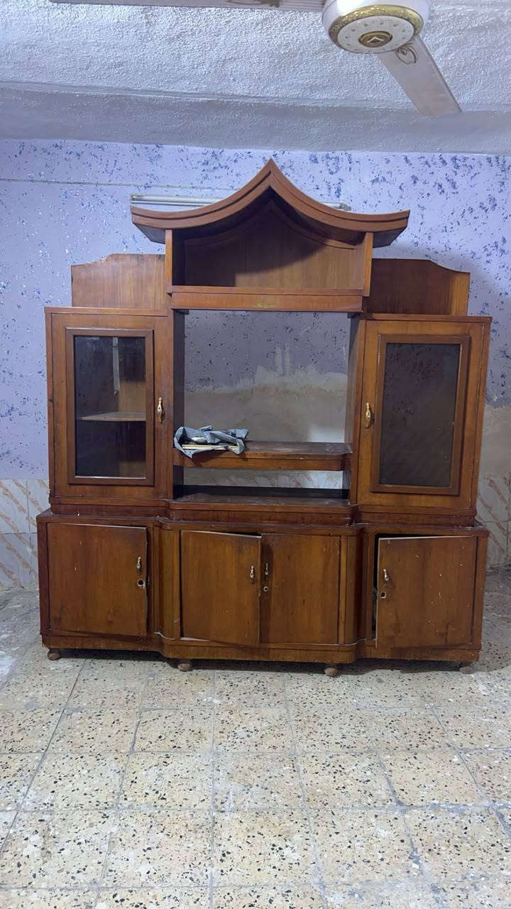 للبيع معرض نضافه  80/100 خشب صاج نجاره سعر 75الف 
***********

