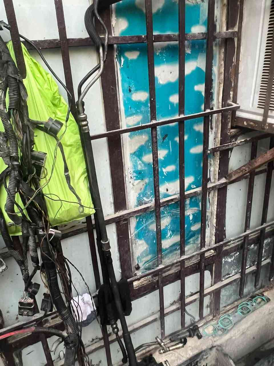 قطع غيار • مجموعة كاملة • بغداد