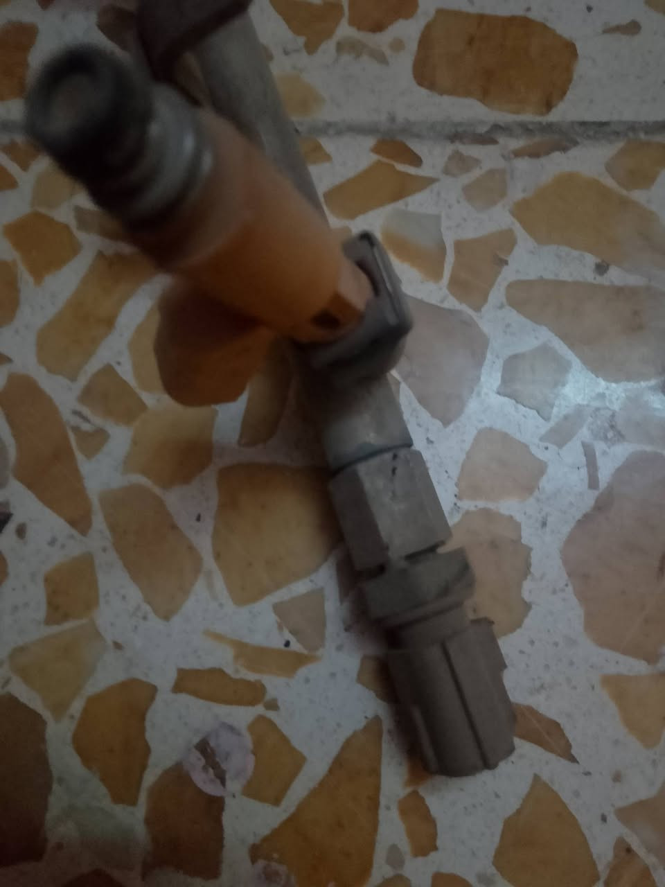 لوكير مال ٤٤٠٠ بحالة الوكالة💞
ومسطرة نوزلات هية ولحساس نقص نوزلات٢ 
للاستفسار ***********
