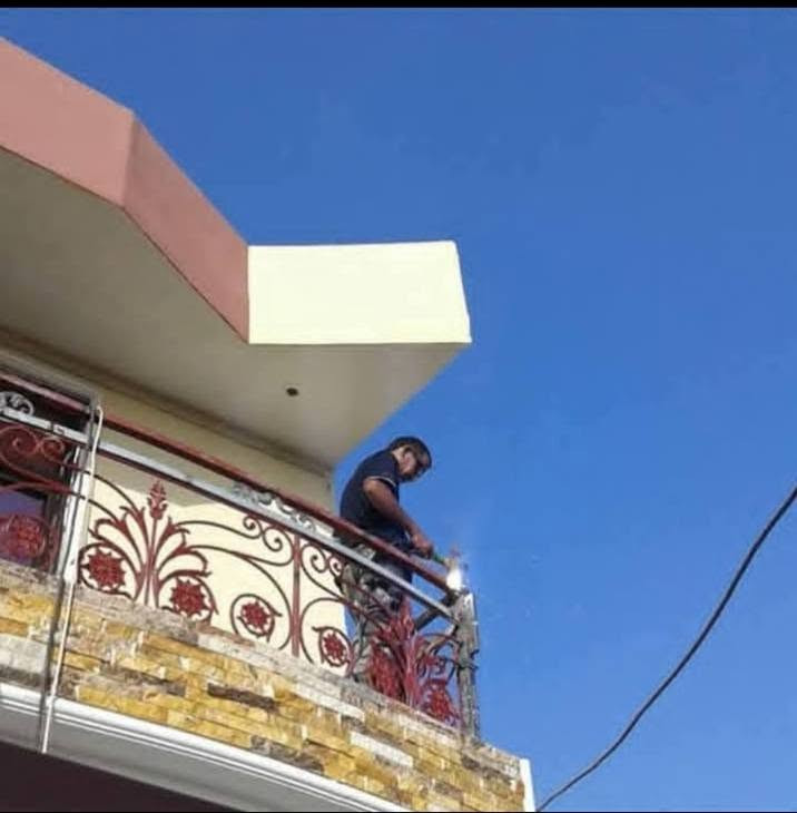 بسم الله الرحمن الرحيم 
الهم صل على محمد وال محمد 
علان هام جدا 
يعلن حدادة الزعيم تحطيم الاسعار 
شعارنا الدقه في العمل 
قوه الفولاذ ودقة الحرفيه نحن متخصصون في تحويل الحديد الى قطع فنيه وعمليه لخدمة منشاتكم 
ومشاريعكم معملنا هو وجهتك الاولى لتصنيع الهياكل الحديديه التي تضمن الامان والجماليه في أن واحد 
منتجاتنا الرئيسيه الابواب والشبابيك الحديديه 
بتصاميم عصريه وكلاسيكيه الابواب القاصه الخزنيه الامنيه مصممه باعلى معايير الامان والحمايه 
والمحجرات للشرفات والسلالم بتفاصيل فنيه تزيد من جماليه المكان القمريات الفنيه والزخارف المعدنيه ضمان الجوده والمتانه والتشطيب 
العنوان حله ورديه خارج سيف سعد الاستفسار ***********
***********
ملاحظه يوجد كادر عمل كافة المحافظات
