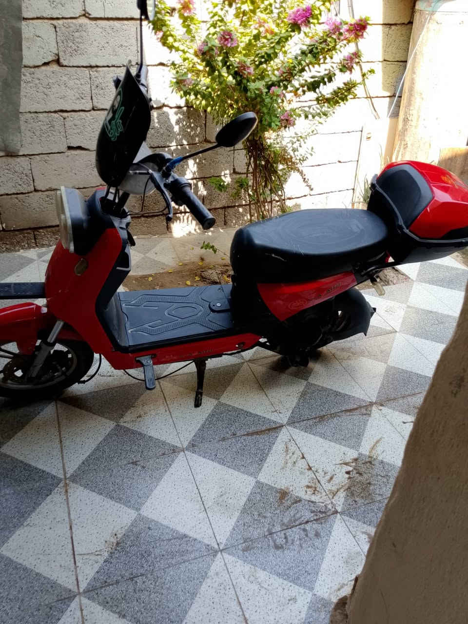 للبيع دراجة شحن نظيفة 5بطاريات 
اي نقص ما بيه السعر 225وبيه مجال التوصل خاص 
الرقم ***********

