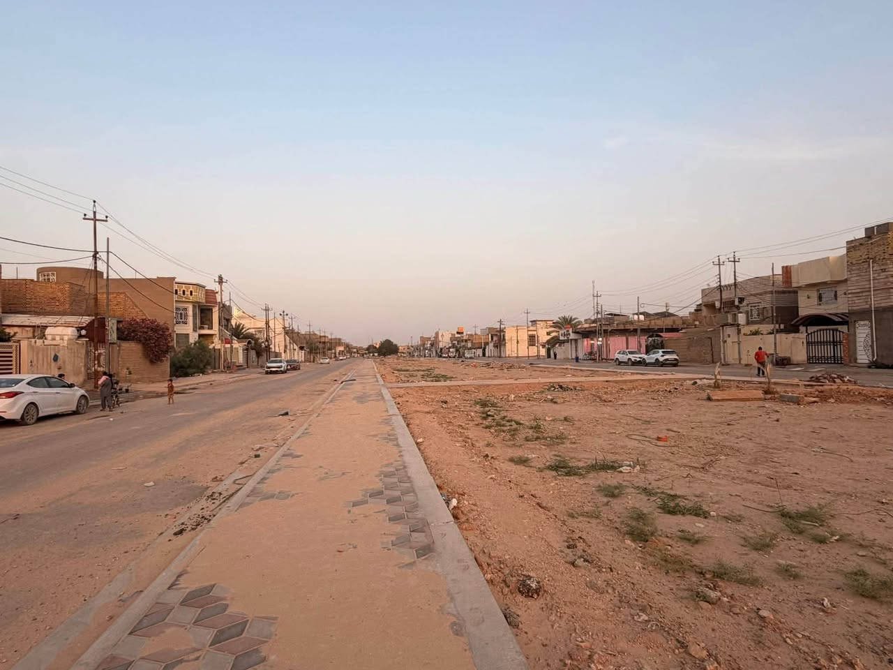 .🛑 دار سكني  للبيع 🛑 
المنطقة : الديوانية . الضباط 🚩
اقرب نقطه داله : خلف مطعم المشتل سابقآ قرب مدسه المصطفى الأهليه 

المساحه :   300✅  واجه 15متر
    
    
❌❌بناء قديم
التفاصيل:الطابق الاول .غرفتين نوم ومطبخ وصاله وصحيات داخليه وخارجيه 

.............
للاستفسار
     مراجعة مكتب رسول الوزني للعقار  
الديوانية . حي الحضارة .بداية شارع اسواق طيبة
 للمعلومات ولمزيد من التفاصيل ⬇️
       مراسلة الصفحة  
      ارقام الاتصال 
***********
***********
