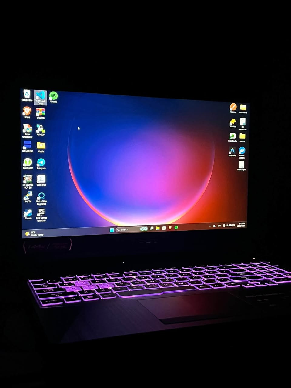 ASUS TUF Gaming A15 FA506NFR

لابتوب نظيف جدا

• CPU: AMD Ryzen 7 7435HS
• GPU: NVIDIA GeForce RTX 2050 4GB
• RAM: 16GB DDR5
• Storage: 512GB NVMe SSD
• Display: 15.6” FHD IPS، 144Hz
• Color: Graphite Black

سعر 800 الف 
مكاني كربلاء 
***********
