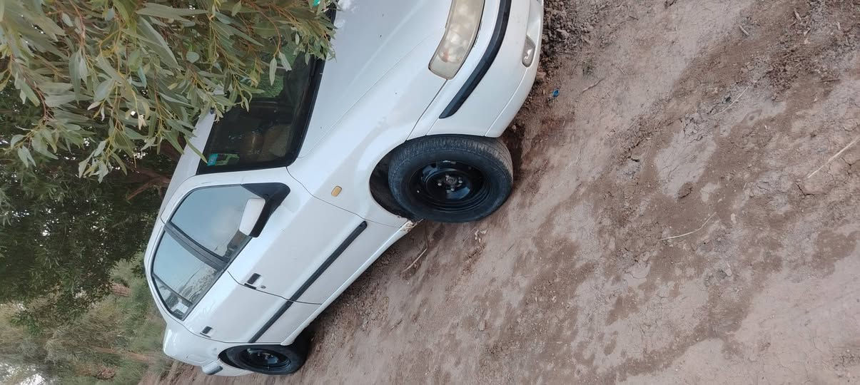 السلام عليكم للبيع سمند موديل 10 رقم انكليزي واسط مكفوله مكينه كير تبريد حداديه اماميه خلفيه خير من الله مابيهه صبغ العنوان كوت دجيلي ناحية واسط مكلف بالنشر الشراري يتصل رقم صاحب السياره ***********
