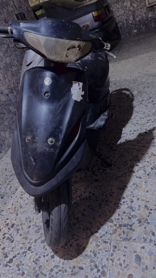 ماكس قجمة بلادية محرك ما مفتوح مكفولة 
يحتاجلها فقط كابريتر لان البيها تجاري 
300 بيها مجال جدا بسيط 
عنواني البلديات 
*********** بي واتساب
